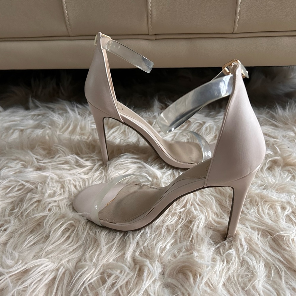 NWOT beige open toe sandals with ankle strap